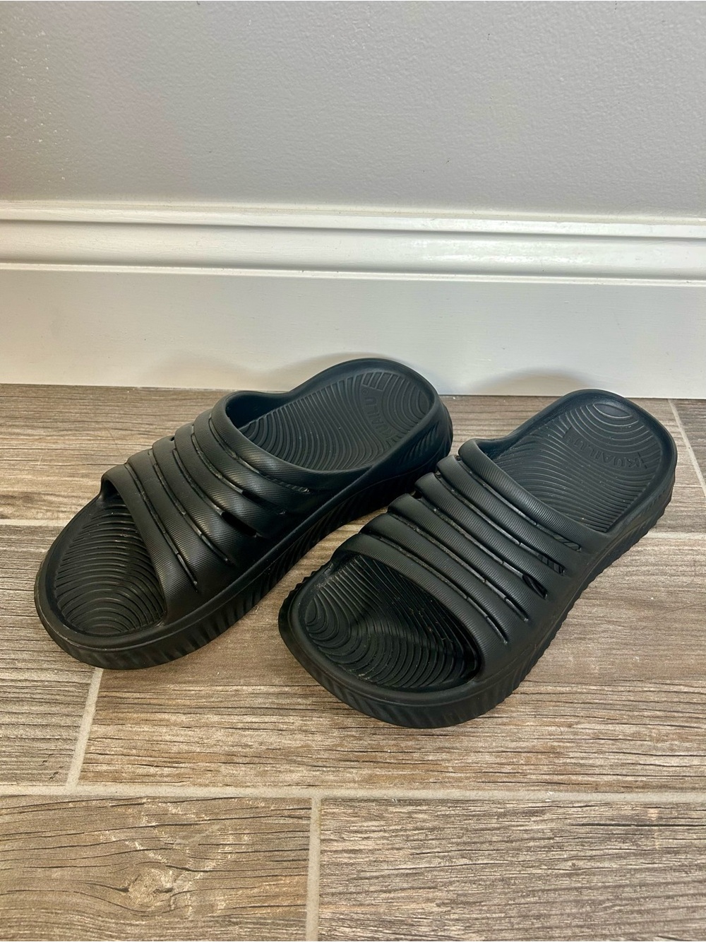 KuaiLu Black Recovery Slide Sandals  Women's US Size 9